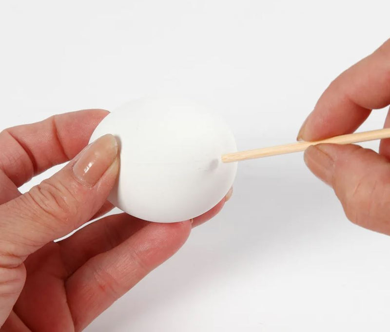 DIY: Uova di Pasqua decorate con fiori secchi