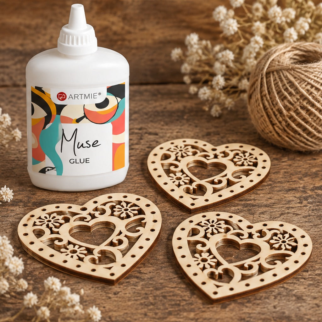 Cuori in legno intagliati con decoro 5 x 5 cm - set da 5 pz