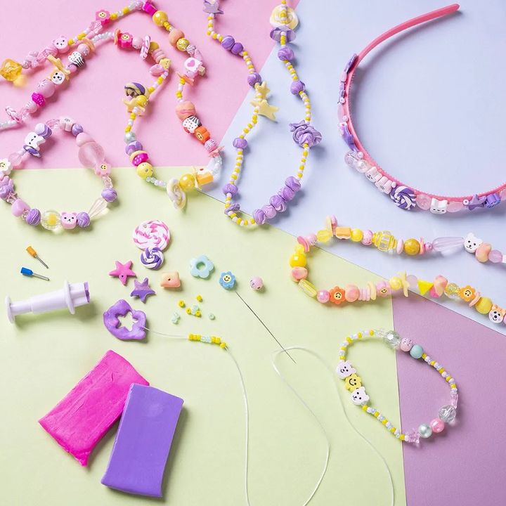 Perline di plastica di colore misto 193g