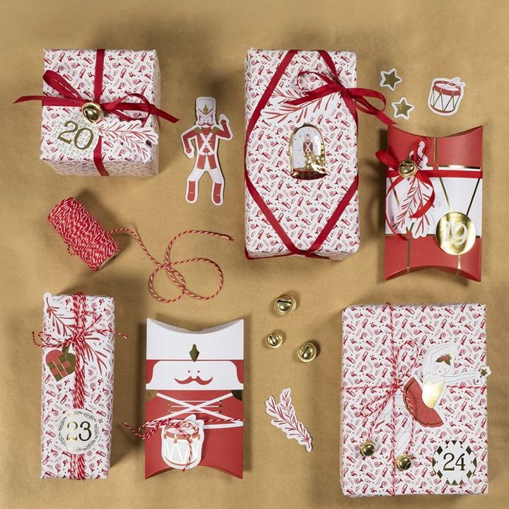 Scatola di carta natalizia 3 pz piccola — immagine 3